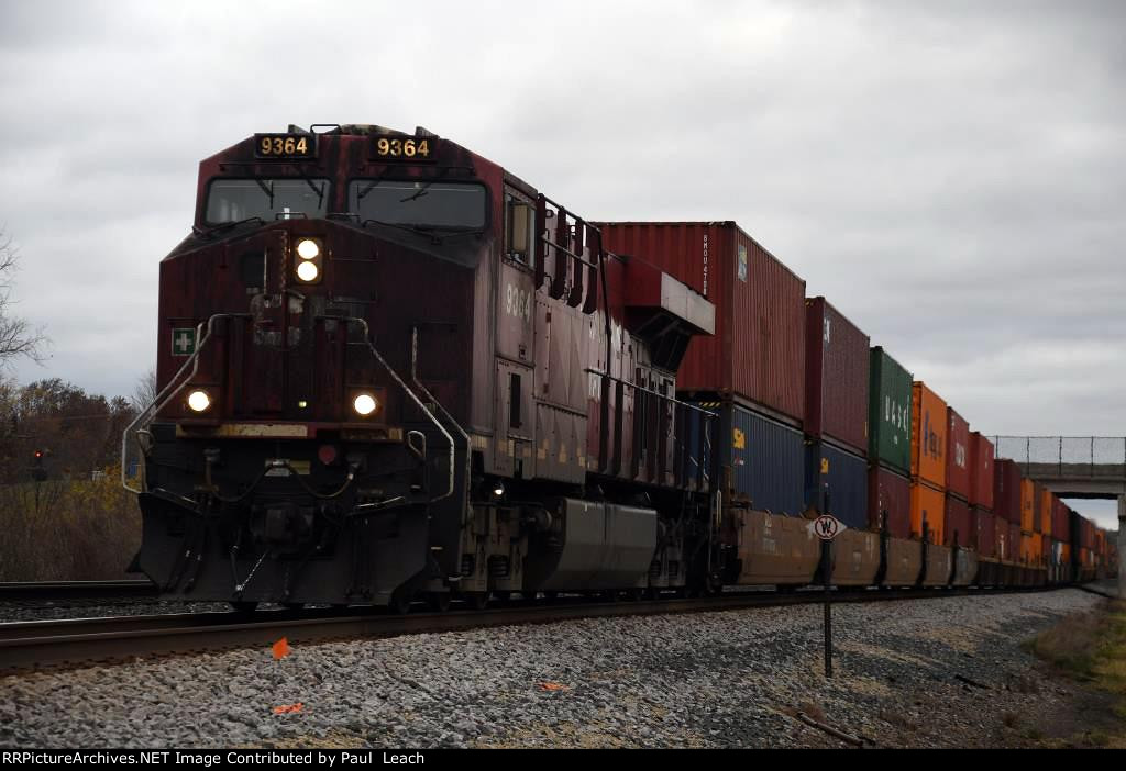 Grimy GE leads an intermodal east